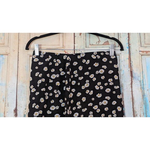 Hollister Womens Medium Black Daisy Print Ultra High Rise Back Zipper Mini Skirt - Picture 3 of 8